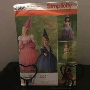 Simplicity 2569 Kids Costume Pattern - 4-5-6-7-8-princess-witch-fairy